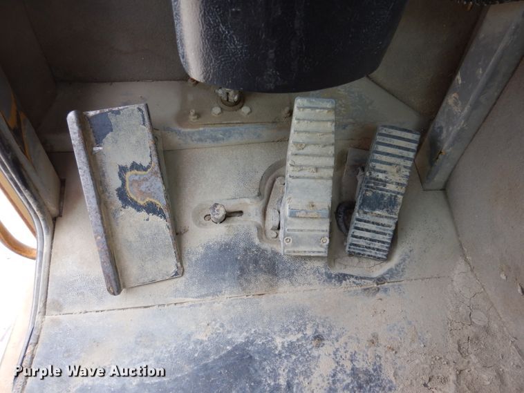 image for item DL5860 2001 Caterpillar D400E  Series II haul truck