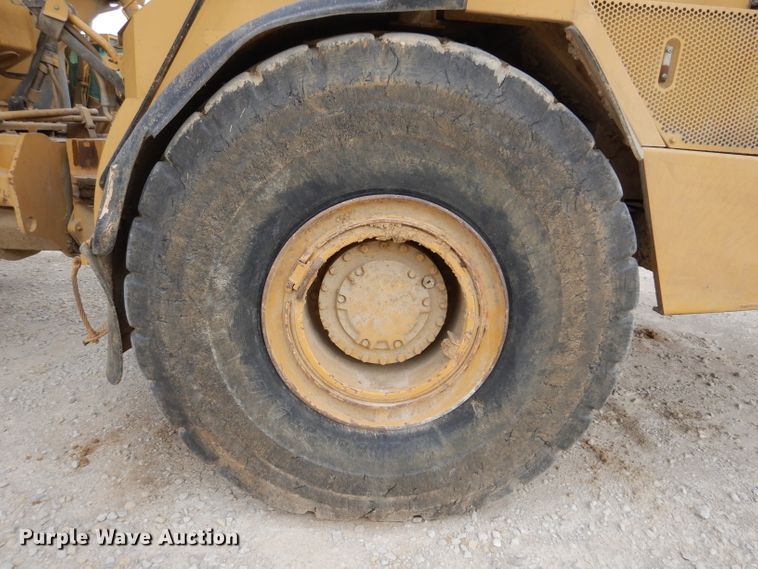 image for item DL5860 2001 Caterpillar D400E  Series II haul truck