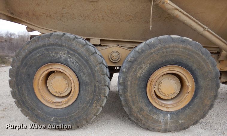 image for item DL5860 2001 Caterpillar D400E  Series II haul truck