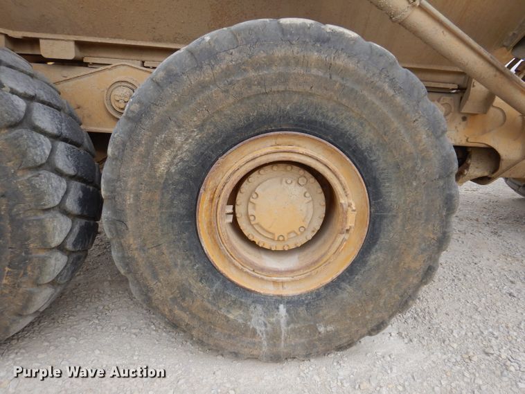 image for item DL5860 2001 Caterpillar D400E  Series II haul truck