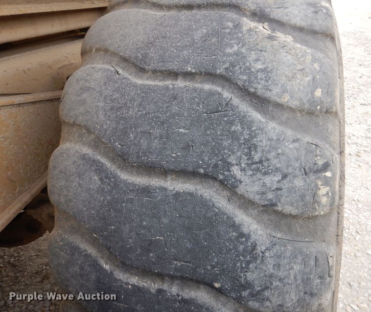 image for item DL5860 2001 Caterpillar D400E  Series II haul truck