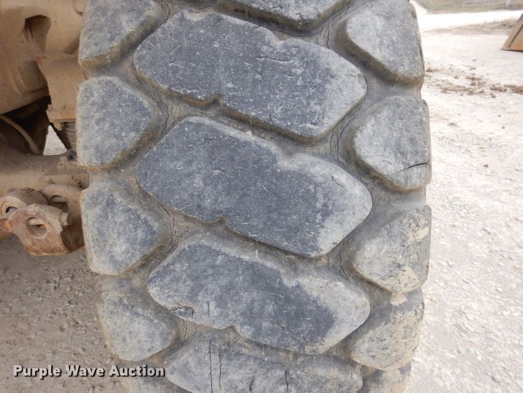 image for item DL5860 2001 Caterpillar D400E  Series II haul truck