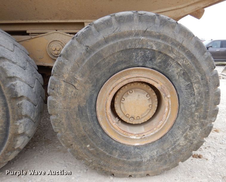 image for item DL5860 2001 Caterpillar D400E  Series II haul truck