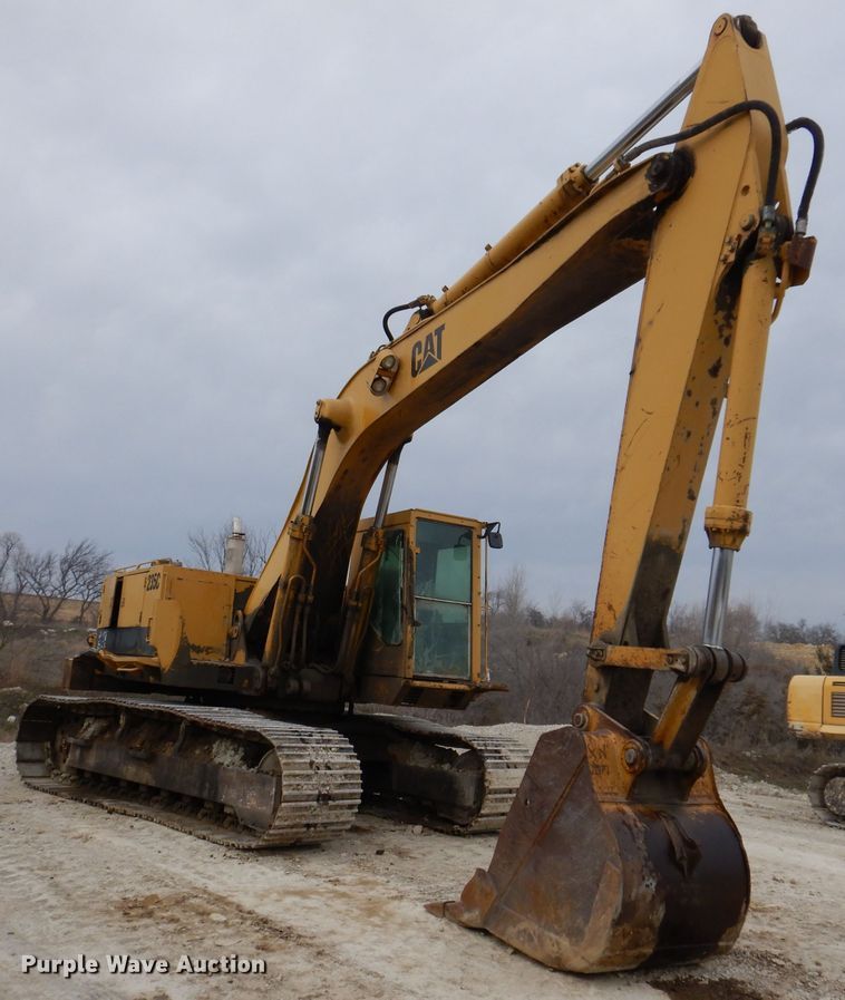 image for item DL5861 1991 Caterpillar 235C  excavator