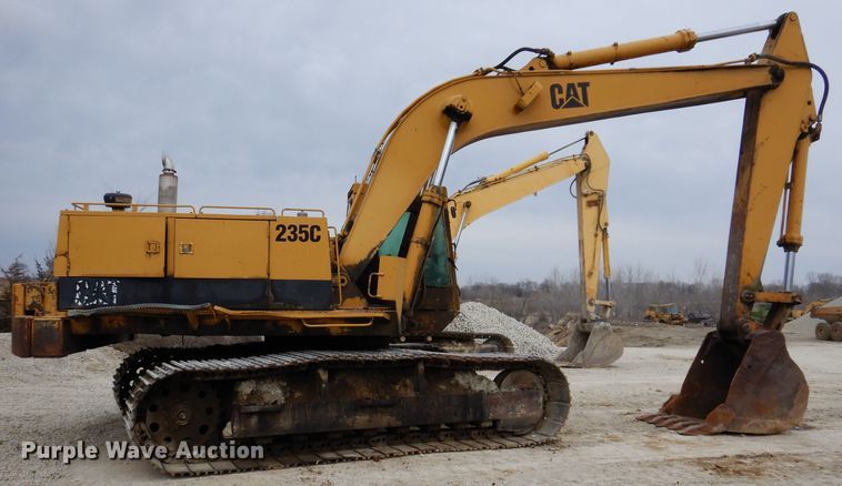 image for item DL5861 1991 Caterpillar 235C  excavator