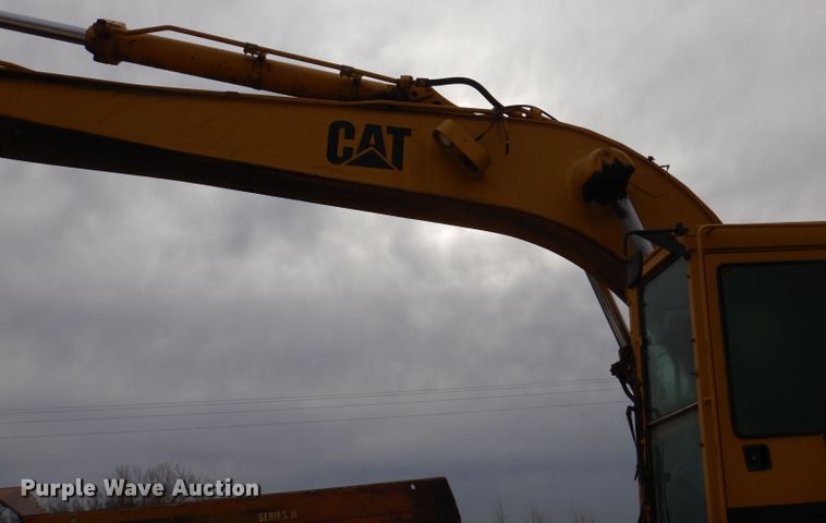 image for item DL5861 1991 Caterpillar 235C  excavator