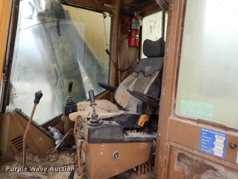 image for item DL5861 1991 Caterpillar 235C  excavator