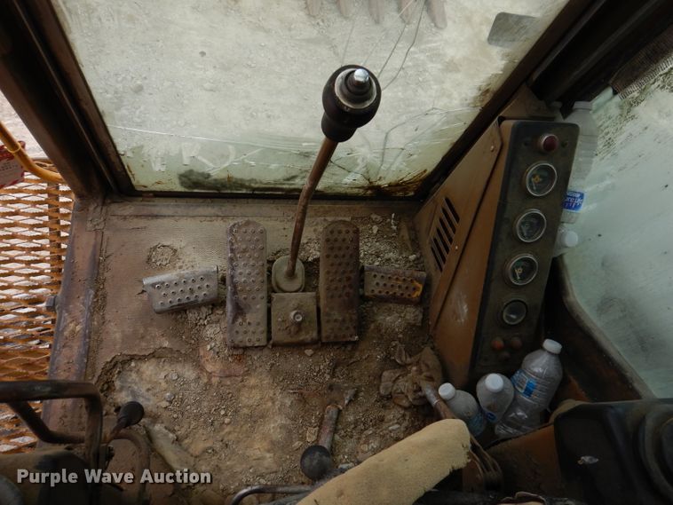 image for item DL5861 1991 Caterpillar 235C  excavator