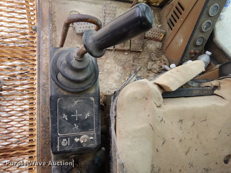 image for item DL5861 1991 Caterpillar 235C  excavator