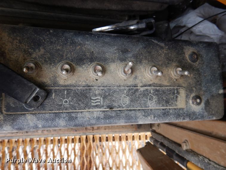 image for item DL5861 1991 Caterpillar 235C  excavator