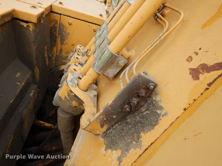 image for item DL5861 1991 Caterpillar 235C  excavator