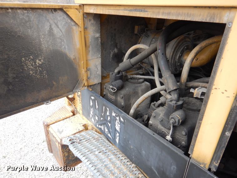 image for item DL5861 1991 Caterpillar 235C  excavator