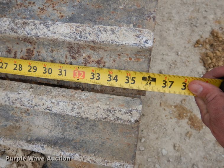 image for item DL5861 1991 Caterpillar 235C  excavator