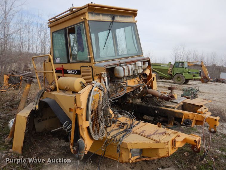 image for item DL5865 Volvo A25C  cab parts