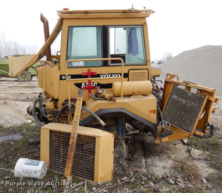 image for item DL5865 Volvo A25C  cab parts