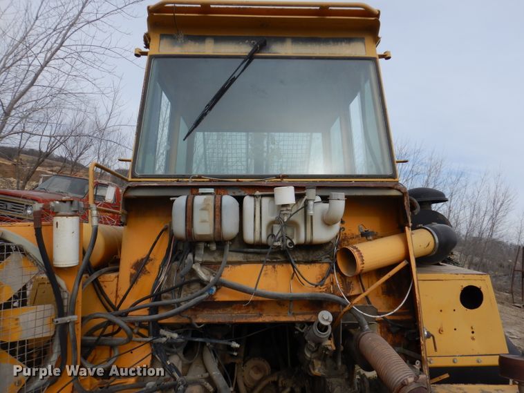 image for item DL5865 Volvo A25C  cab parts