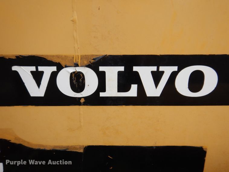 image for item DL5865 Volvo A25C  cab parts