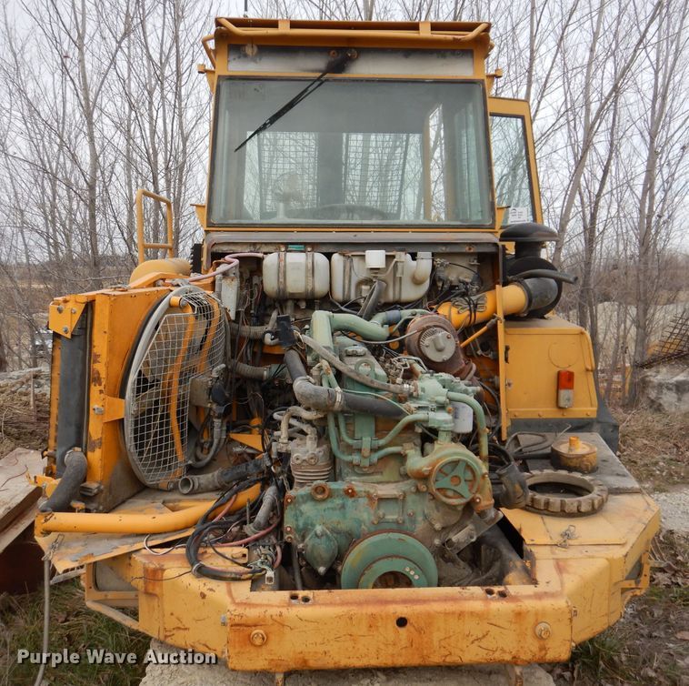 image for item DL5866 Volvo A25C  cab parts