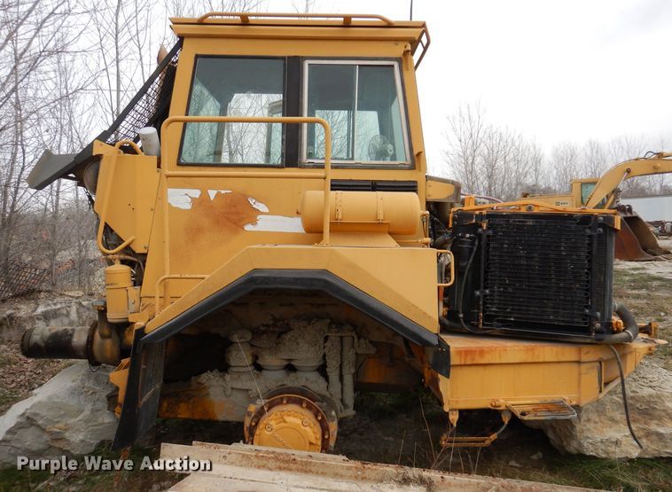 image for item DL5866 Volvo A25C  cab parts