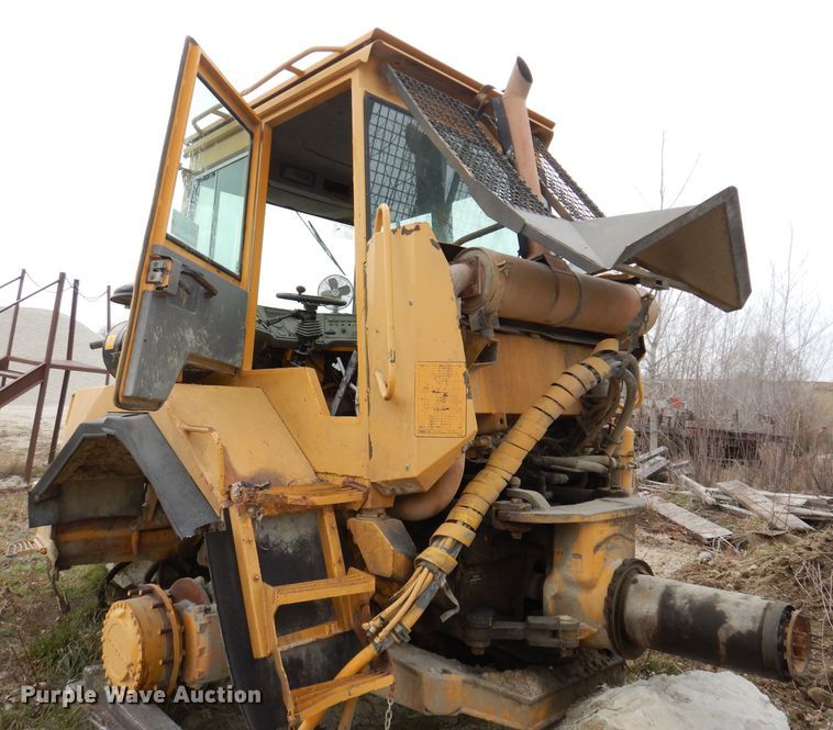 image for item DL5866 Volvo A25C  cab parts