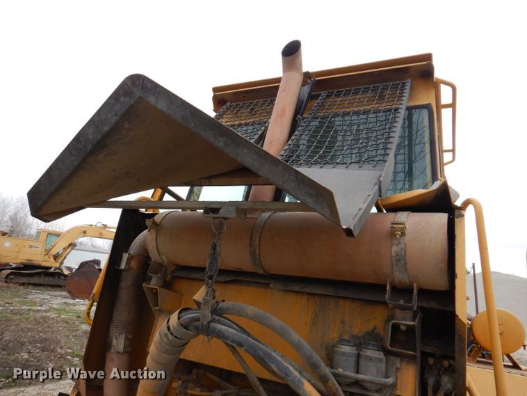 image for item DL5866 Volvo A25C  cab parts