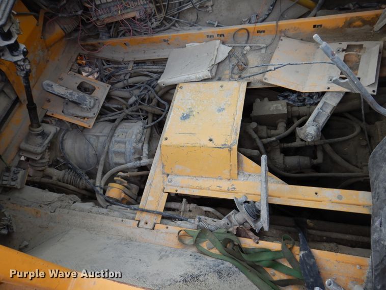 image for item DL5866 Volvo A25C  cab parts