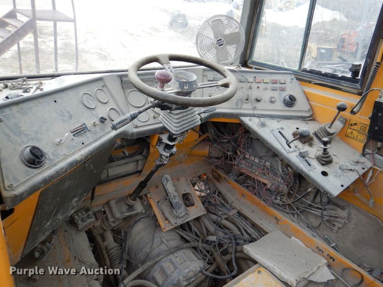 image for item DL5866 Volvo A25C  cab parts