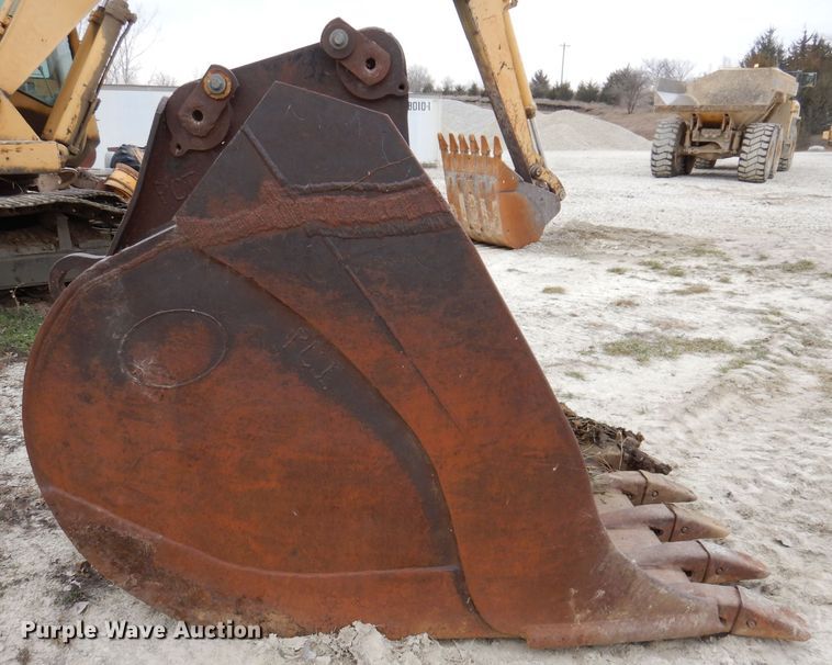 image for item DL5868 60" W excavator bucket