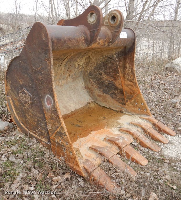 image for item DL5869 Hensley 72TLN400 excavator bucket