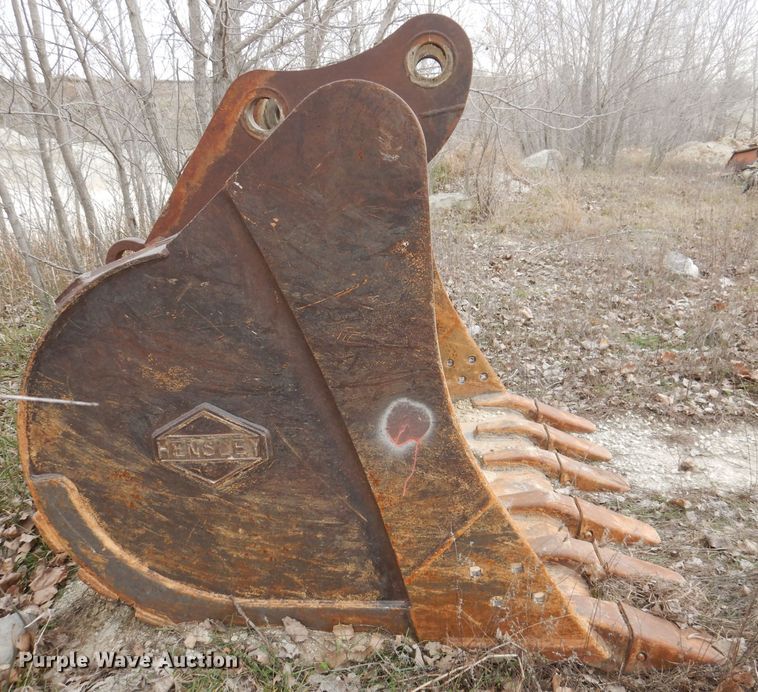 image for item DL5869 Hensley 72TLN400 excavator bucket