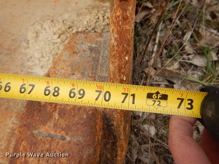 image for item DL5869 Hensley 72TLN400 excavator bucket