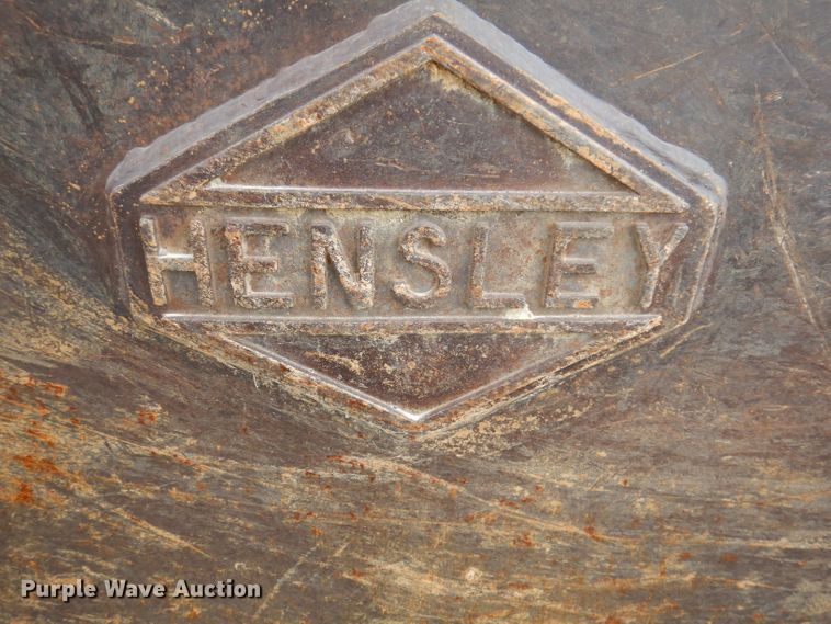 image for item DL5869 Hensley 72TLN400 excavator bucket