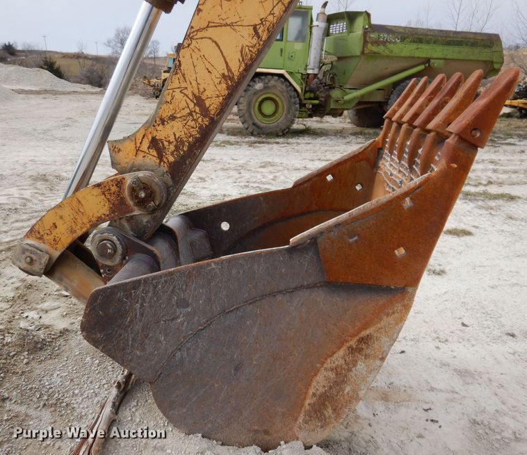 image for item DL5870 1978 Caterpillar 225  excavator