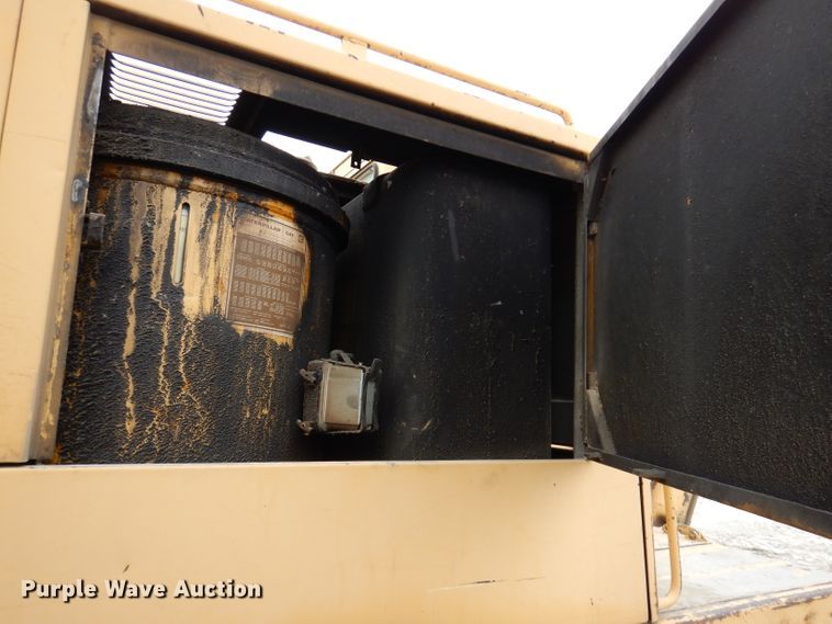 image for item DL5870 1978 Caterpillar 225  excavator