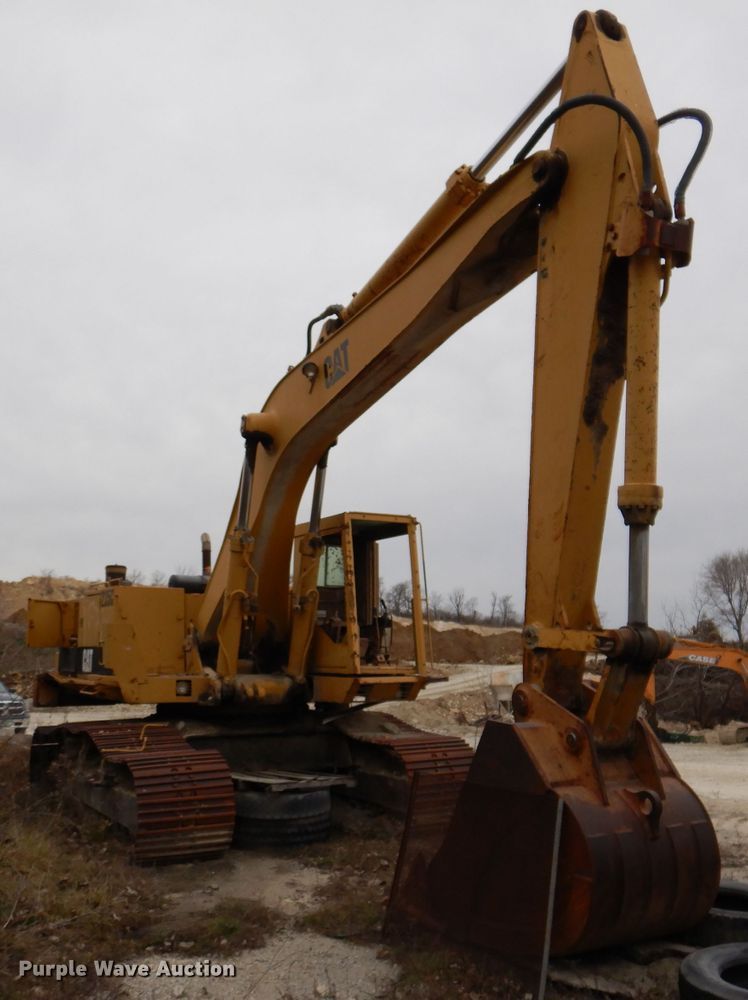 image for item DL5873 1991 Caterpillar 235C  excavator