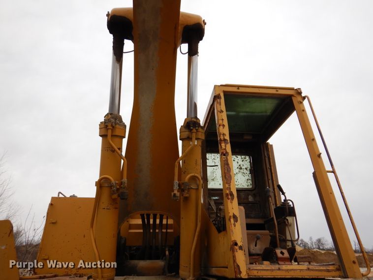 image for item DL5873 1991 Caterpillar 235C  excavator