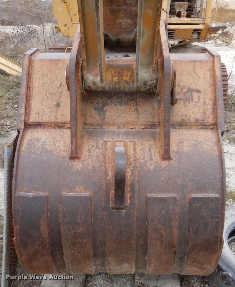 image for item DL5873 1991 Caterpillar 235C  excavator