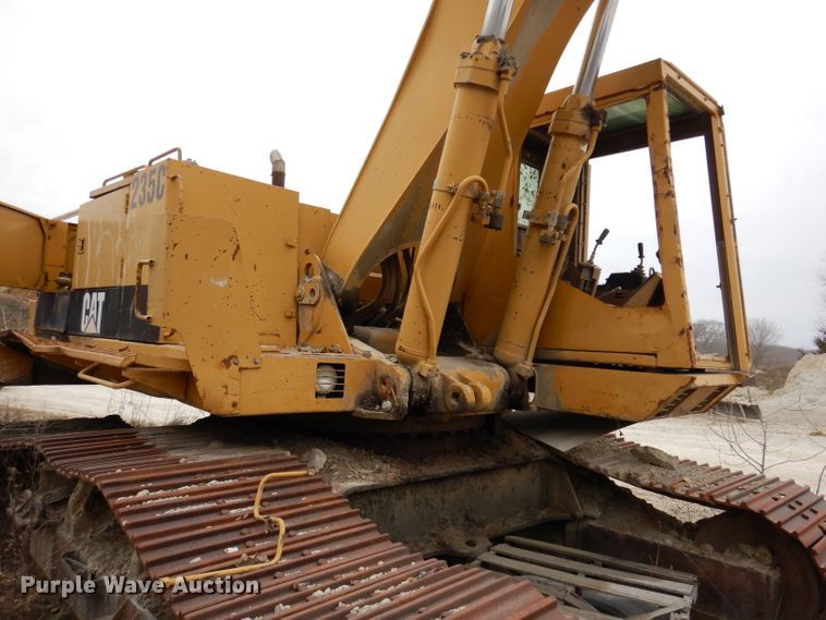 image for item DL5873 1991 Caterpillar 235C  excavator