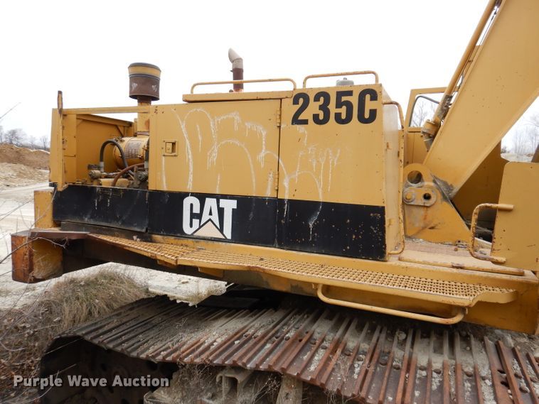 image for item DL5873 1991 Caterpillar 235C  excavator