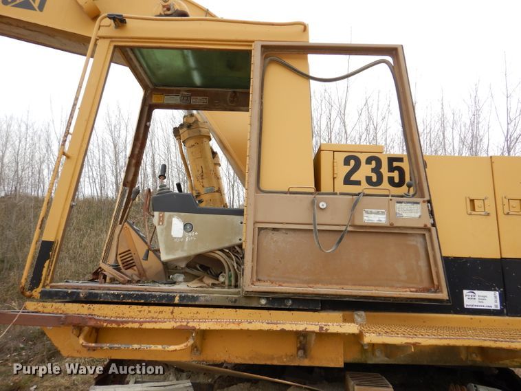 image for item DL5873 1991 Caterpillar 235C  excavator