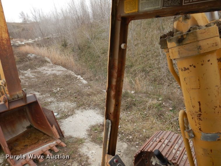 image for item DL5873 1991 Caterpillar 235C  excavator