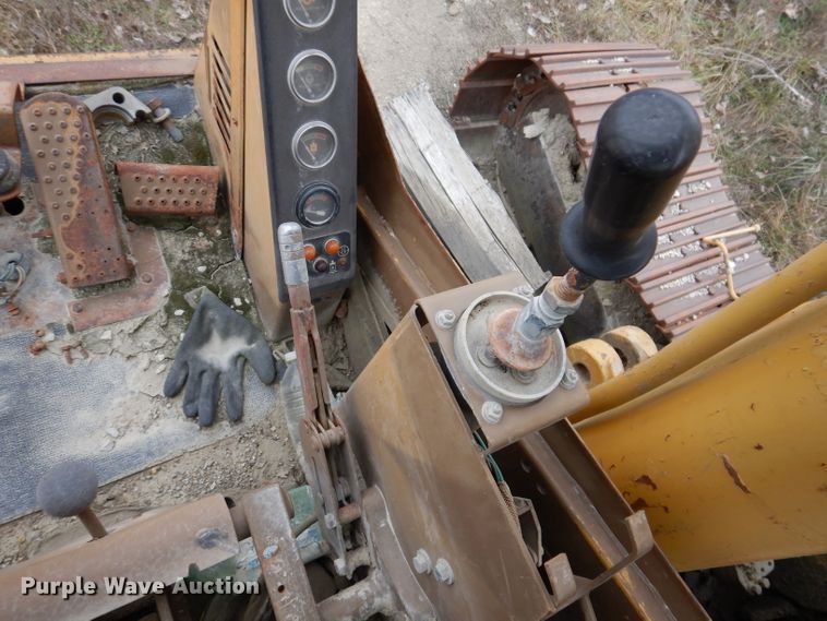 image for item DL5873 1991 Caterpillar 235C  excavator