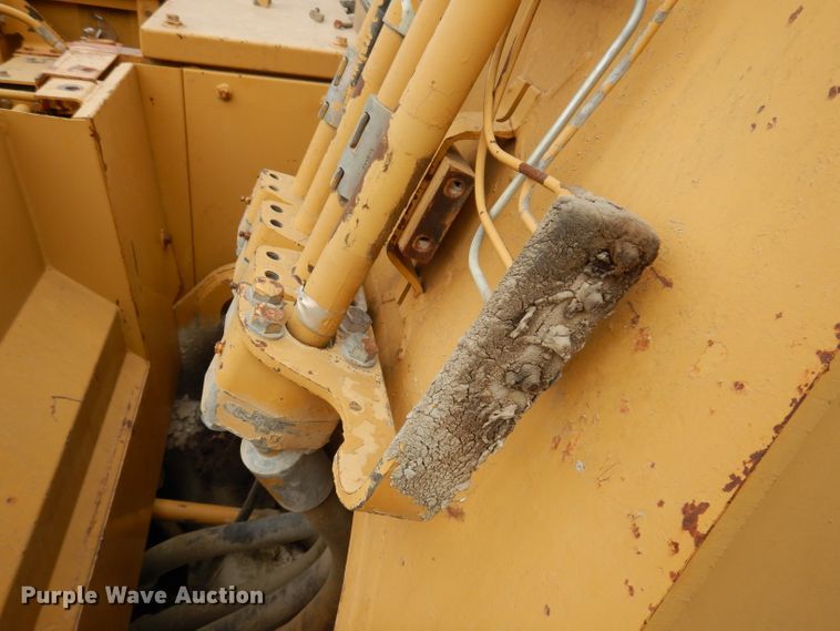 image for item DL5873 1991 Caterpillar 235C  excavator