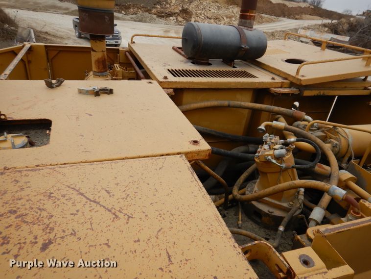 image for item DL5873 1991 Caterpillar 235C  excavator