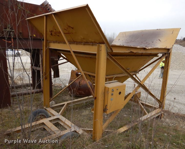 image for item DL5876 Payne  surge bin