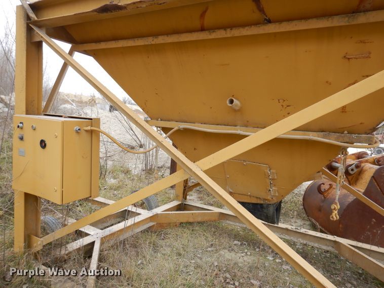 image for item DL5876 Payne  surge bin