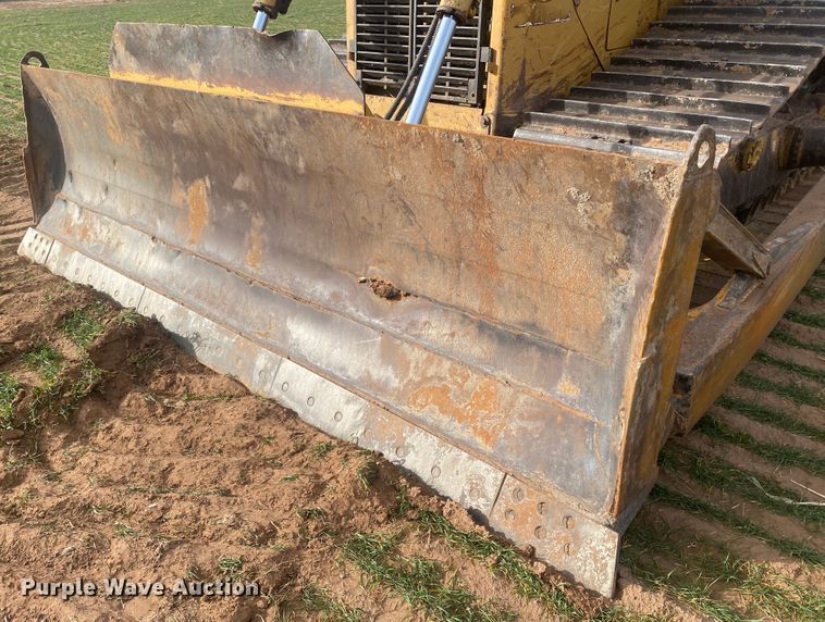 image for item DL6189 2001 Caterpillar D6R LGP  dozer