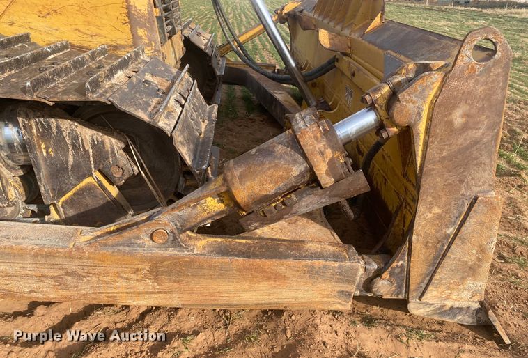image for item DL6189 2001 Caterpillar D6R LGP  dozer