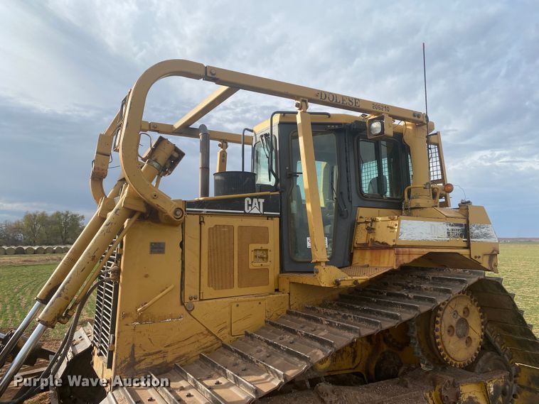 image for item DL6189 2001 Caterpillar D6R LGP  dozer