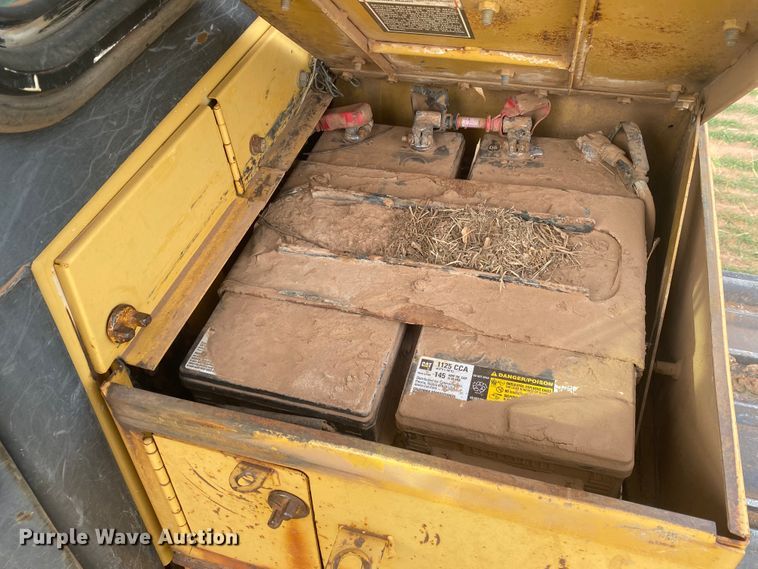 image for item DL6189 2001 Caterpillar D6R LGP  dozer